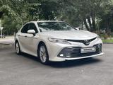 Toyota Camry 2018 года за 15 600 000 тг. в Алматы