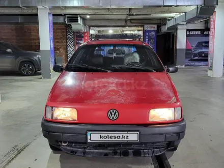 Volkswagen Passat 1990 года за 1 400 000 тг. в Астана – фото 2