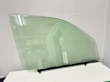 Стекло перед правое lx за 125 000 тг. в Караганда