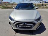 Hyundai Elantra 2017 годаfor8 000 000 тг. в Атырау – фото 2