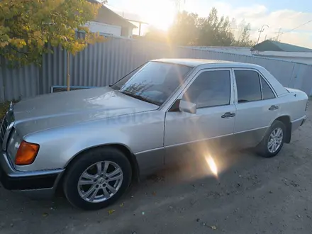 Mercedes-Benz E 250 1991 года за 2 200 000 тг. в Жезказган – фото 2