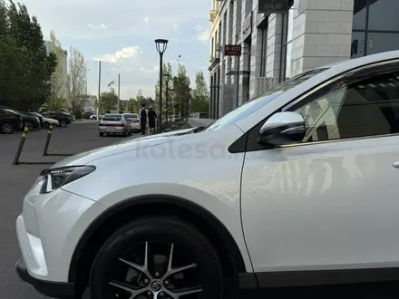 Toyota RAV4 2018 года за 12 100 000 тг. в Астана – фото 5