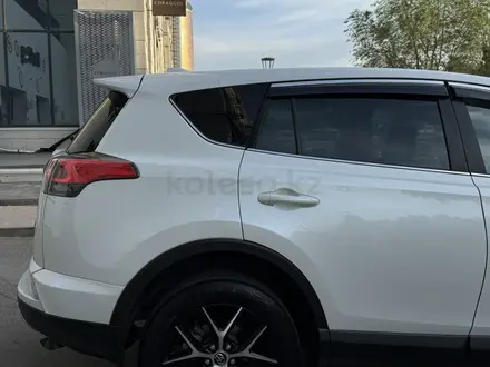 Toyota RAV4 2018 года за 12 100 000 тг. в Астана – фото 8