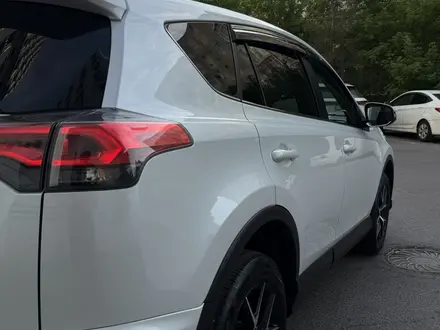 Toyota RAV4 2018 года за 12 100 000 тг. в Астана – фото 10