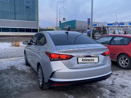 Hyundai Accent 2021 года за 7 300 000 тг. в Петропавловск – фото 3