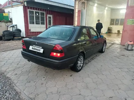 Mercedes-Benz C 220 1995 года за 2 300 000 тг. в Мерке – фото 8