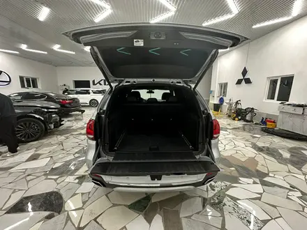 BMW X5 2017 года за 17 600 000 тг. в Шымкент – фото 9