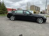 BMW 750 2010 года за 6 500 000 тг. в Караганда – фото 2