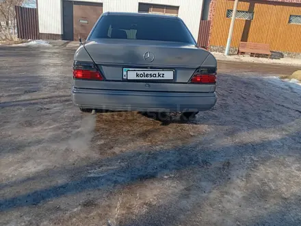 Mercedes-Benz E 200 1990 года за 1 750 000 тг. в Костанай – фото 6