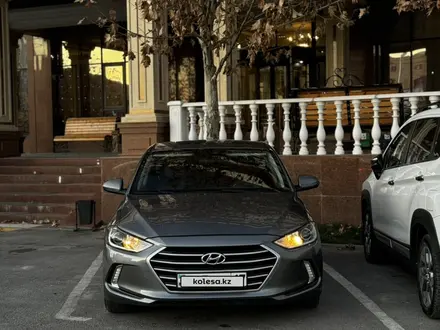 Hyundai Elantra 2018 года за 7 000 000 тг. в Шымкент