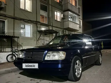 Mercedes-Benz E 220 1995 года за 2 100 000 тг. в Балхаш – фото 3