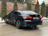 Toyota Camry 2023 года за 15 800 000 тг. в Талдыкорган – фото 5