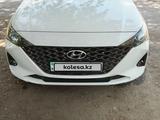 Hyundai Accent 2020 года за 6 800 000 тг. в Усть-Каменогорск – фото 2