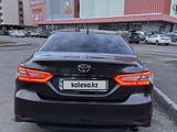 Toyota Camry 2019 года за 13 800 000 тг. в Астана – фото 4