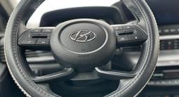 Hyundai Bayon 2023 года за 10 300 000 тг. в Уральск – фото 2