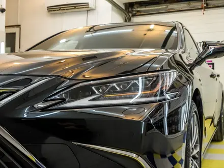 Lexus ES 250 2018 года за 21 500 000 тг. в Актау – фото 4