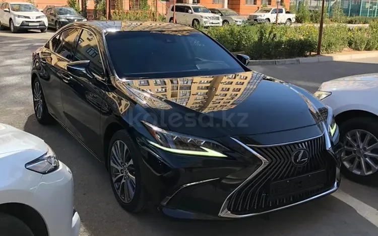 Lexus ES 250 2018 года за 21 000 000 тг. в Актау