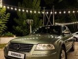 Volkswagen Passat 2002 годаүшін2 500 000 тг. в Алматы
