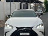 Lexus ES 300h 2022 годаүшін19 500 000 тг. в Алматы
