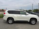 Toyota Land Cruiser Prado 2013 года за 13 800 000 тг. в Атырау – фото 3