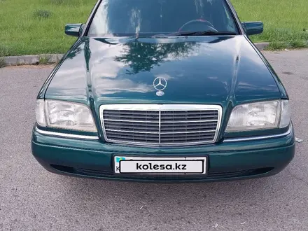 Mercedes-Benz E 220 1995 года за 2 700 000 тг. в Шымкент