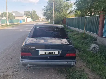 Mercedes-Benz E 220 1994 года за 1 300 000 тг. в Шиели – фото 3