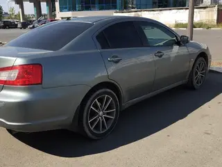 Mitsubishi Galant