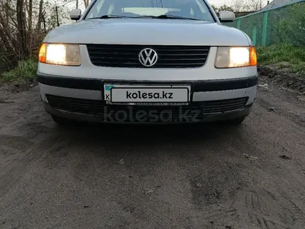 Volkswagen Passat 1997 годаүшін2 300 000 тг. в Караганда – фото 13