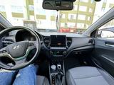 Hyundai Accent 2021 года за 8 850 000 тг. в Актобе – фото 5