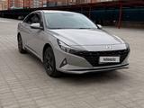 Hyundai Elantra 2022 года за 8 300 000 тг. в Актобе – фото 2