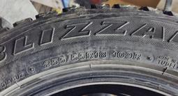 Пара 255/55/R18 BRIDGESTONE BLIZZAK зимняя за 40 000 тг. в Алматы – фото 4