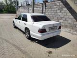 Mercedes-Benz E 220 1994 годаүшін2 499 999 тг. в Шамалган – фото 2