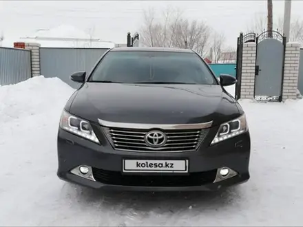 Toyota Camry 2012 года за 11 300 000 тг. в Актобе