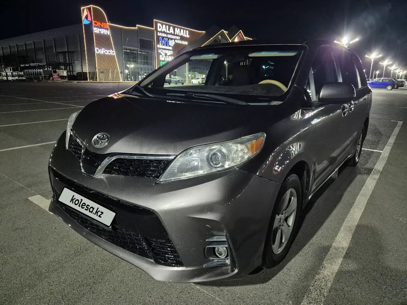 Toyota Sienna, 2010