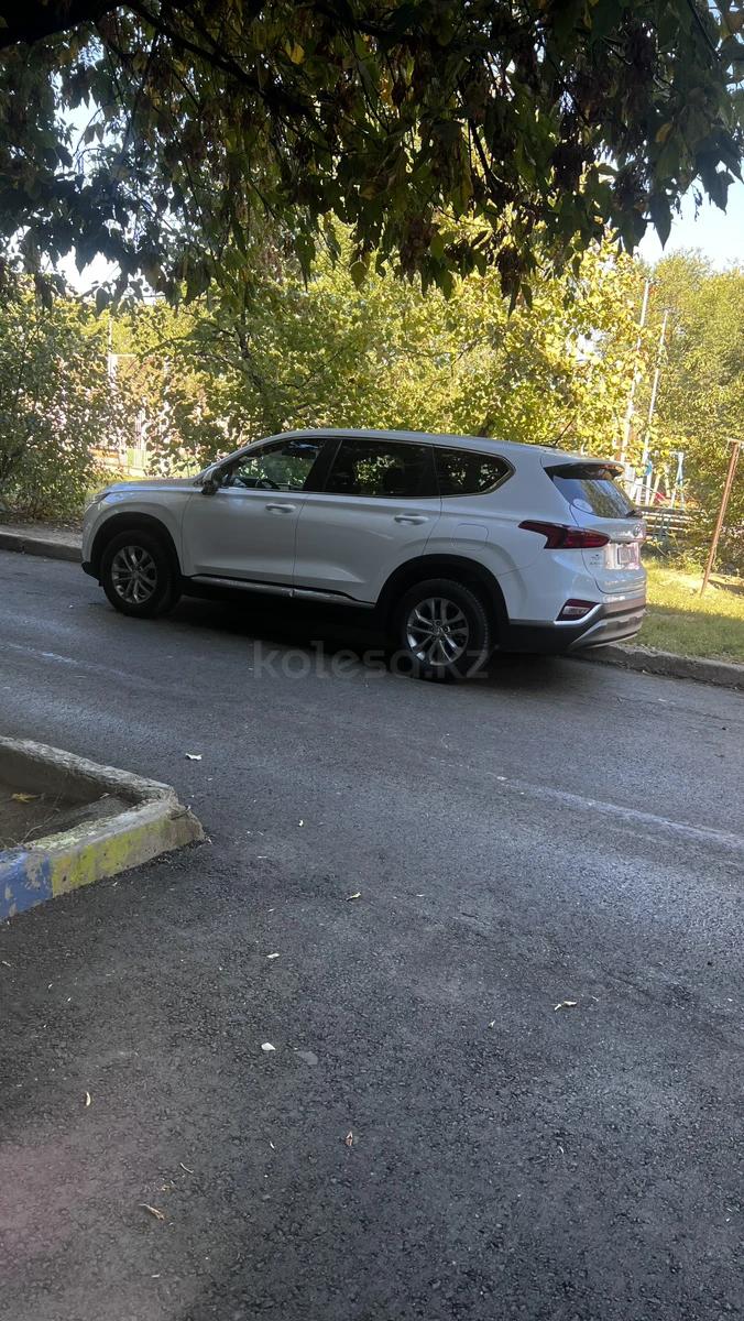 Hyundai Santa Fe 2019 г.