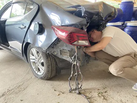 Hyundai Elantra 2019 года за 4 200 000 тг. в Тараз – фото 3