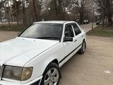 Mercedes-Benz E 200 1987 года за 950 000 тг. в Алматы – фото 4