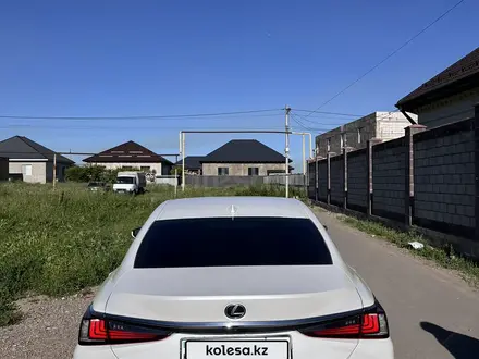 Lexus ES 250 2022 года за 18 500 000 тг. в Алматы
