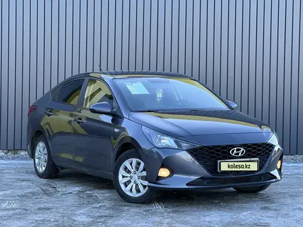 Hyundai Accent 2021 года за 8 150 000 тг. в Актобе – фото 2