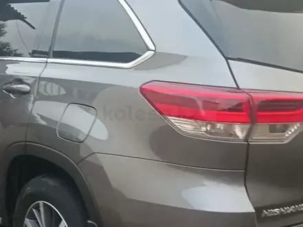 Toyota Highlander 2018 года за 18 500 000 тг. в Алматы – фото 3