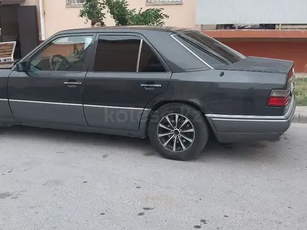 Mercedes-Benz E 320 1993 года за 2 000 000 тг. в Туркестан – фото 3