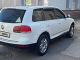 Volkswagen Touareg 2005 года за 3 900 000 тг. в Костанай – фото 3