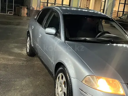 Volkswagen Passat 2002 года за 1 750 000 тг. в Алматы – фото 8