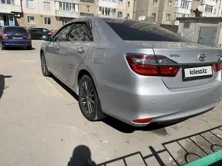 Toyota Camry 2017 года за 12 800 000 тг. в Семей – фото 2