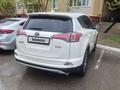 Toyota RAV4 2016 года за 10 700 000 тг. в Актобе – фото 2