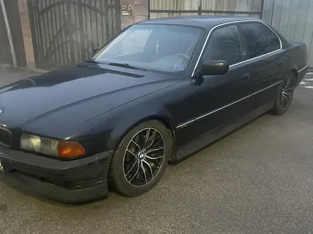 BMW 730 1995 года за 2 500 000 тг. в Алматы