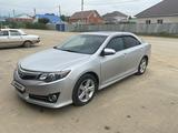 Toyota Camry 2012 года за 8 100 000 тг. в Актобе – фото 2