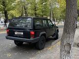 Jeep Cherokee 1994 года за 3 000 000 тг. в Караганда – фото 2
