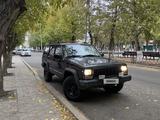 Jeep Cherokee 1994 года за 3 000 000 тг. в Караганда