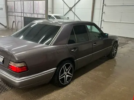 Mercedes-Benz E 280 1993 года за 2 600 000 тг. в Астана – фото 9